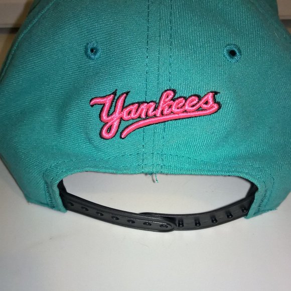 Auqa/pink yankees special edition flat top hat - Picture 2 of 4